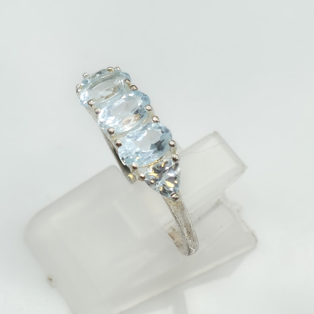 NWOT Genuine Sky Blue Topaz 5 Stone Ring - Picture 4 of 8